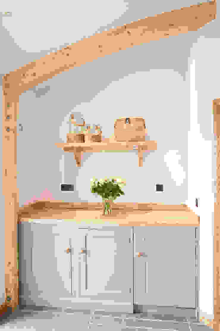 Worktop - Maple, Barcnrest Barcnrest Rustic style kitchen Wood Cabinets & shelves