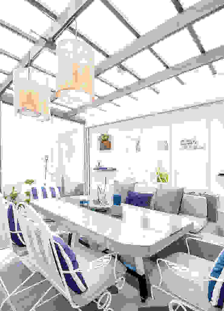 SZTUKA Laboratorio Creativo de Arquitectura Casas de estilo ecléctico Blanco