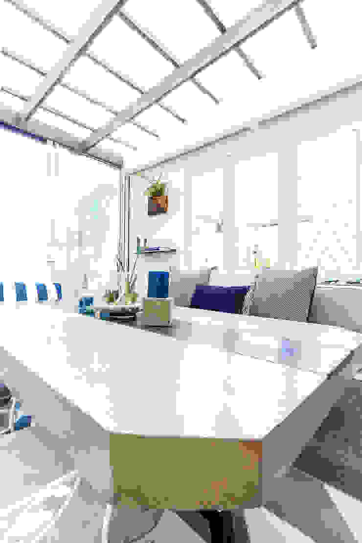 SZTUKA Laboratorio Creativo de Arquitectura Casas de estilo ecléctico Blanco