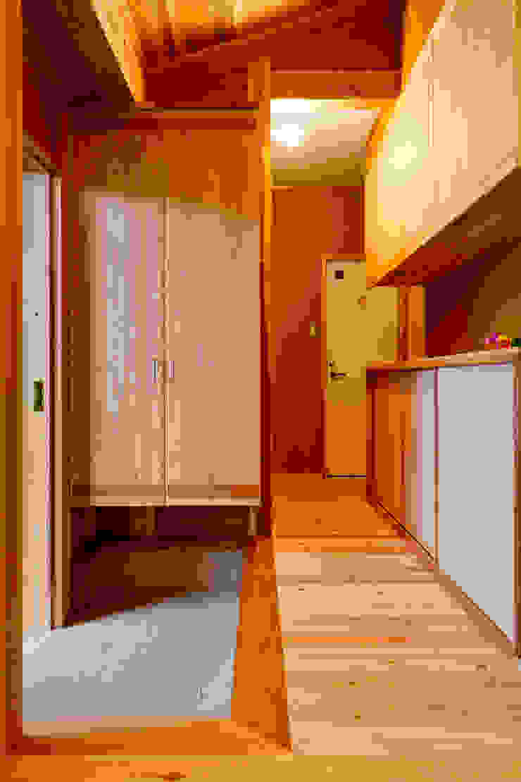 shu建築設計事務所 Koridor & Tangga Gaya Asia Kayu Wood effect