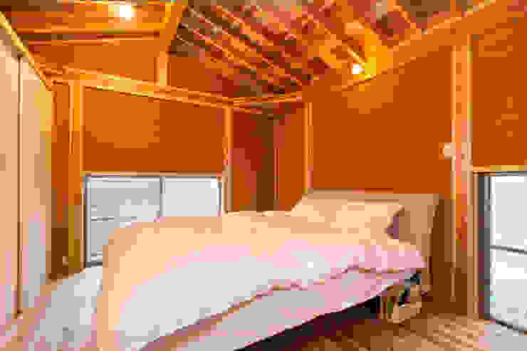 shu建築設計事務所 Kamar Tidur Modern Kayu Wood effect