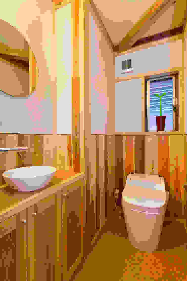 shu建築設計事務所 Kamar Mandi Gaya Asia Kayu Wood effect