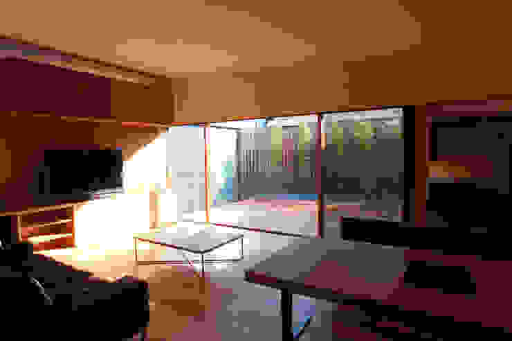 株式会社コヤマアトリエ一級建築士事務所 Salones modernos