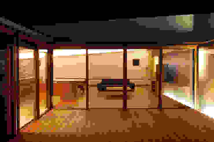 株式会社コヤマアトリエ一級建築士事務所 Salones modernos