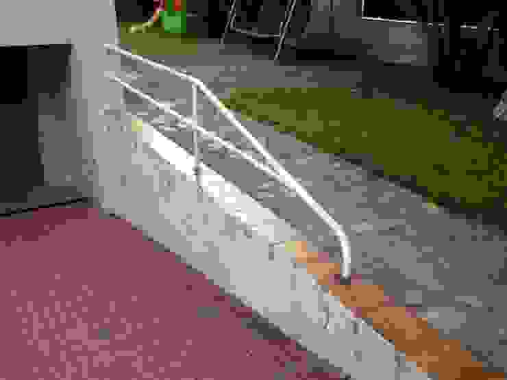 Modern houses by acertus Modern