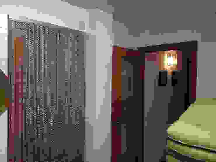 Modern bathroom by acertus Modern