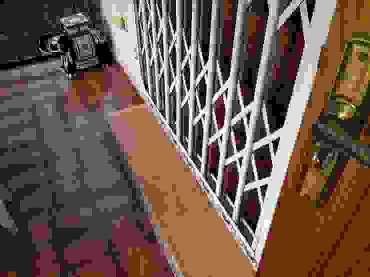 Modern dining room by acertus Modern