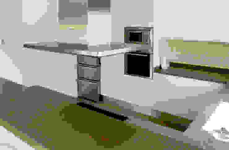 Modern kitchen by acertus Modern