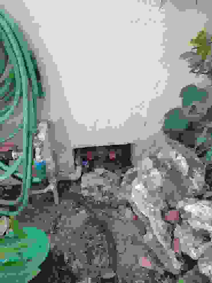 Modern garage/shed by acertus Modern