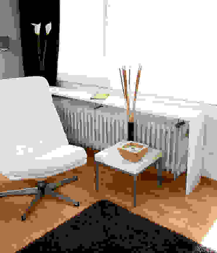 auf die lange Bank geschoben... Raumagentur - ArteFakt Moderne Wohnzimmer