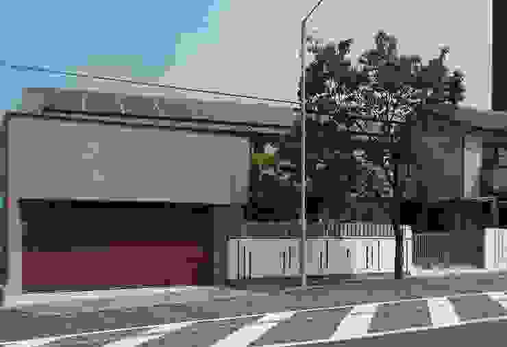 ぬくもりのある落ち着いた居住空間 !!守山の家S邸 モダンな 家 の アンドウ設計事務所 モダン