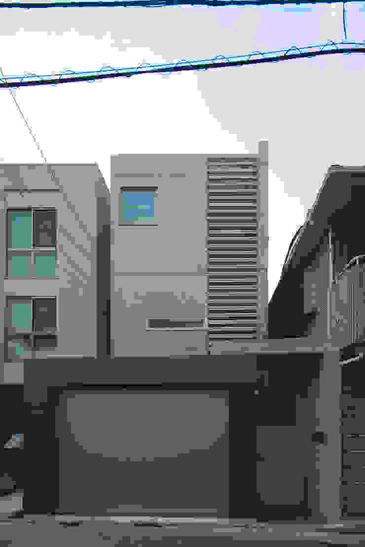 U建築設計室 Case moderne Cemento armato Grigio