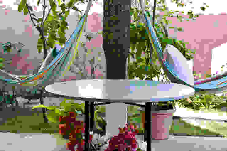 homify Tropical style balcony, veranda & terrace Natural Fibre Multicolored Furniture