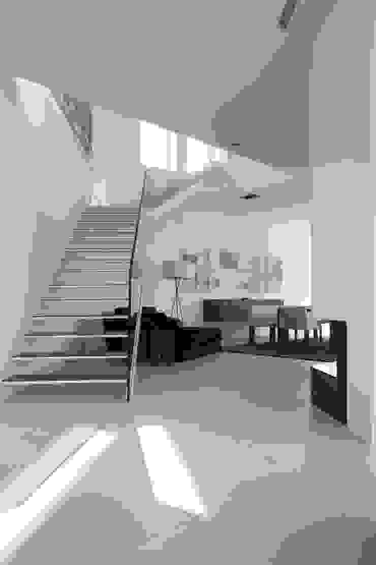 Haus P, Anthrazitarchitekten Anthrazitarchitekten Moderner Flur, Diele & Treppenhaus