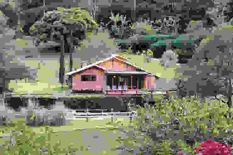 FLAVIO BERREDO ARQUITETURA E CONSTRUÇÃO Colonial style house