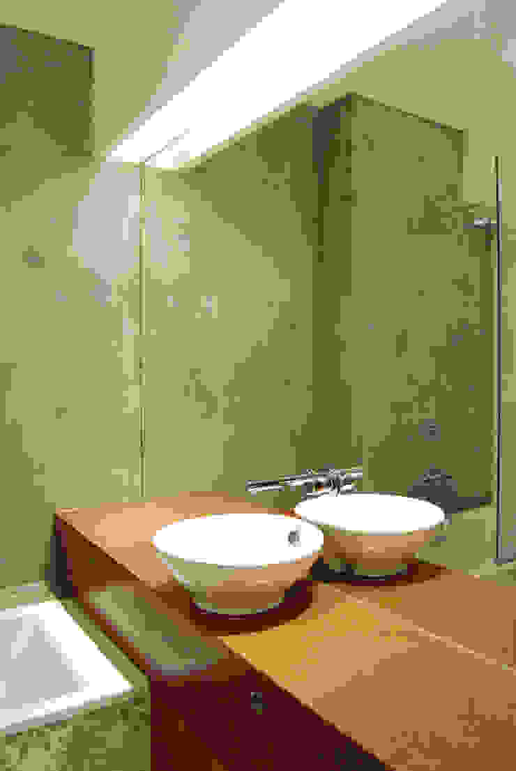 atelier B-L Eclectic style bathroom