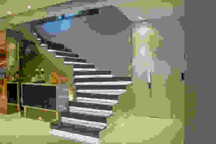 Michele Moncks Arquitetura الممر والمدخل