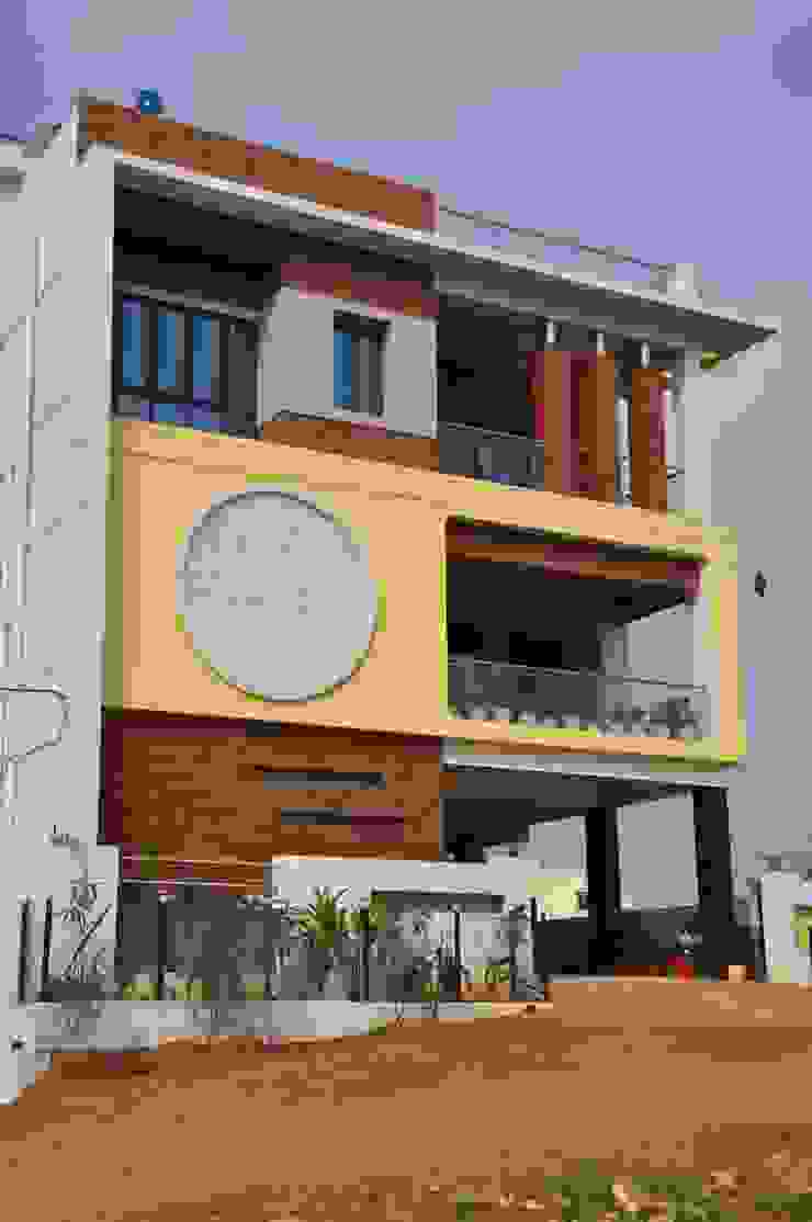 Dr.Z.S.'s Residential House DESIGNER GALAXY Modern houses