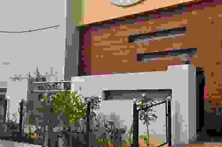 Dr.Z.S.'s Residential House DESIGNER GALAXY Modern houses