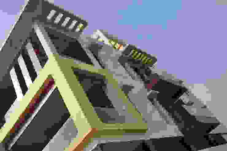 Dr.Z.S.'s Residential House DESIGNER GALAXY Modern houses