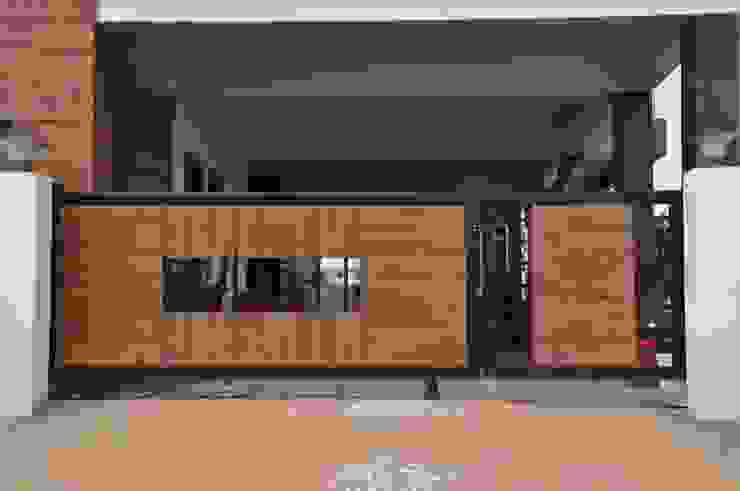 Dr.Z.S.'s Residential House DESIGNER GALAXY Modern houses