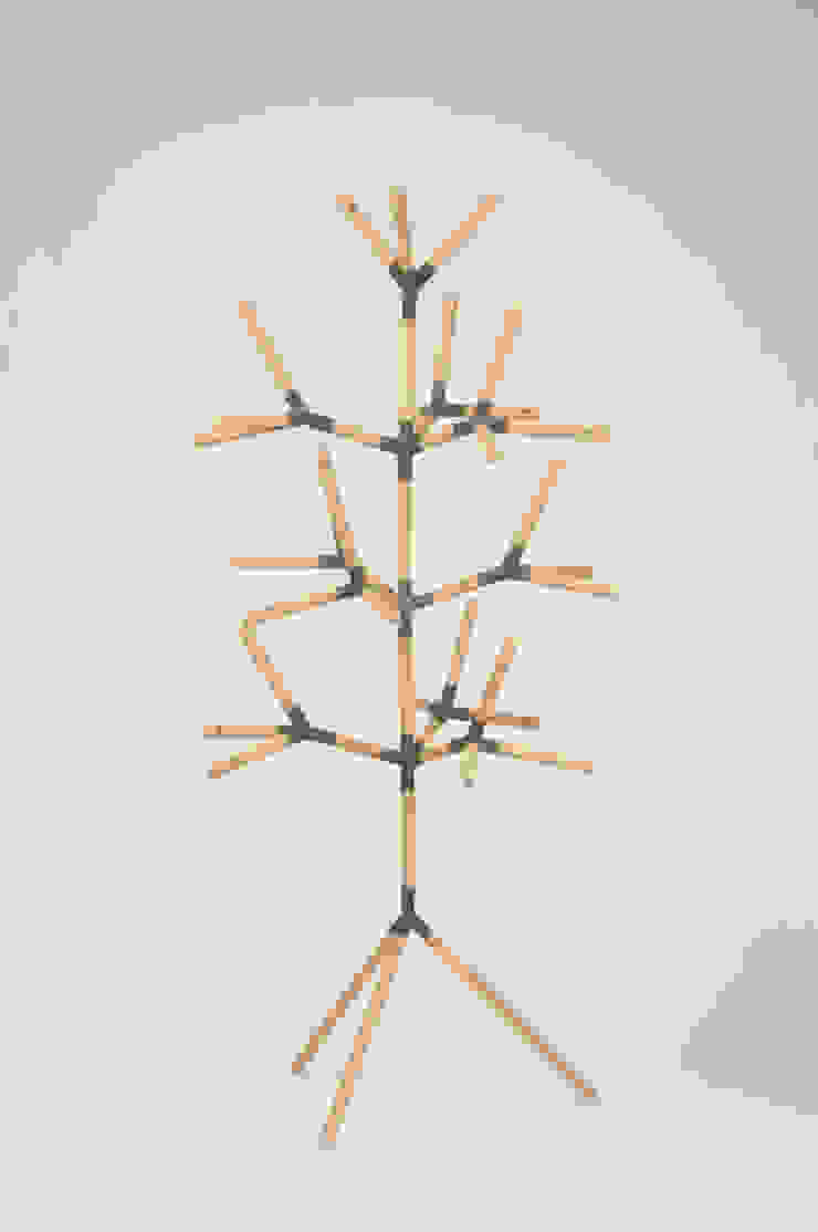 gren - coathanger gunnar søren petersen Skandinavischer Flur, Diele & Treppenhaus Holz Kleiderständer und Garderoben