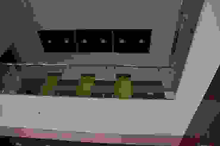 Dr.Z.S.'s Residential House DESIGNER GALAXY Modern living room