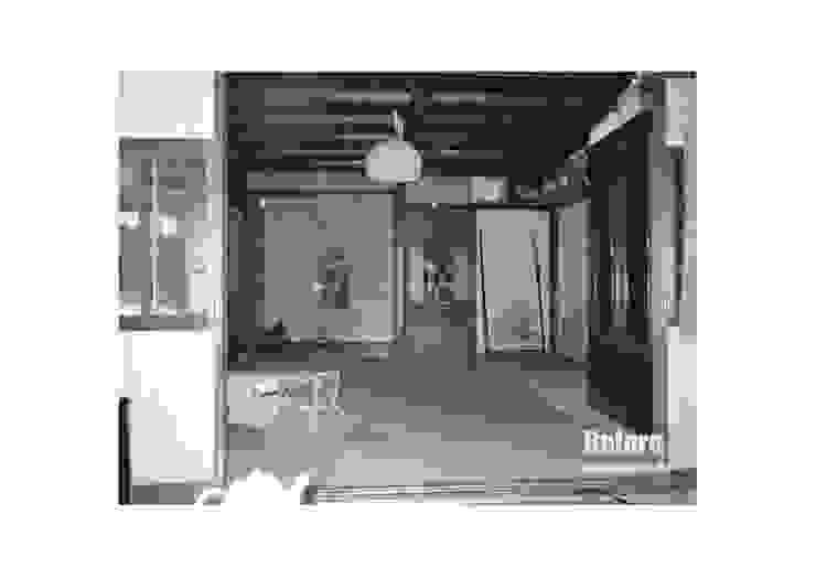 Before･･･床が傾いていた続き和室 Allí, el suelo está inclinado. (Antes) アグラ設計室一級建築士事務所 agra design room カントリーデザインの リビング