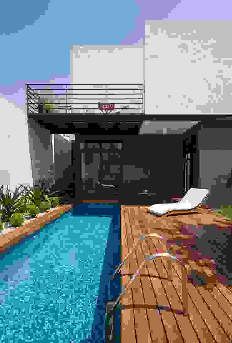 LGZ Taller de arquitectura Kolam Renang Modern Kayu Wood effect