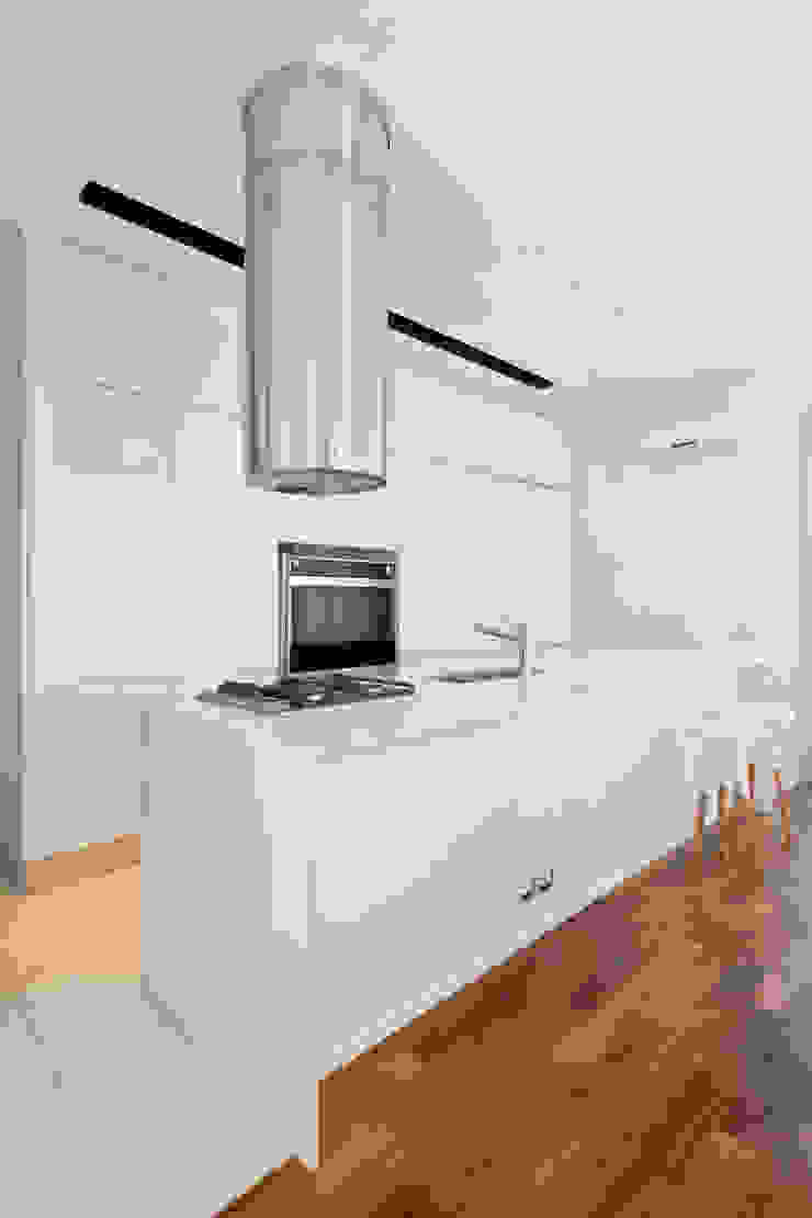 VISMARACORSI ARQUITECTOS Modern Kitchen