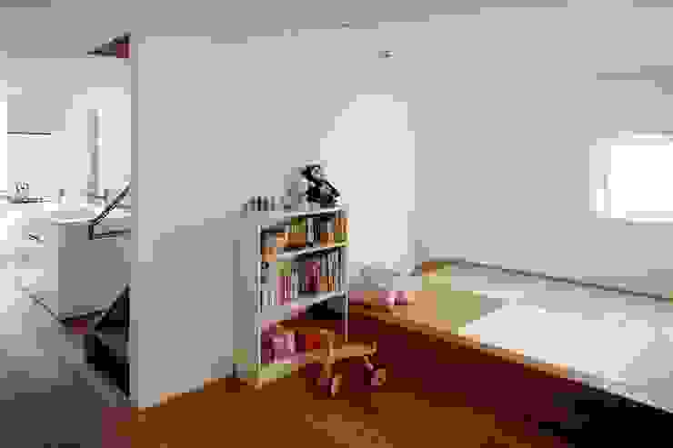 ディンプル建築設計事務所 Living room Solid Wood Wood effect
