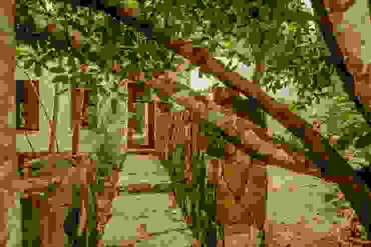 Casas modernas por IURO Moderno