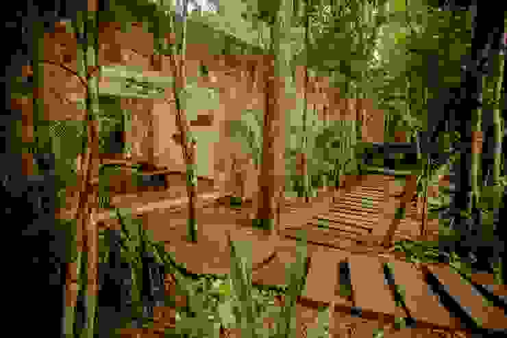 Casas modernas por IURO Moderno