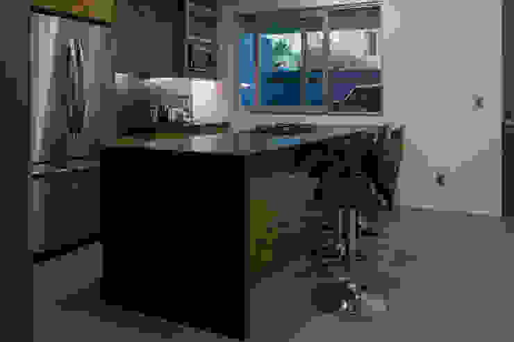 Cozinhas modernas por INDICO Moderno