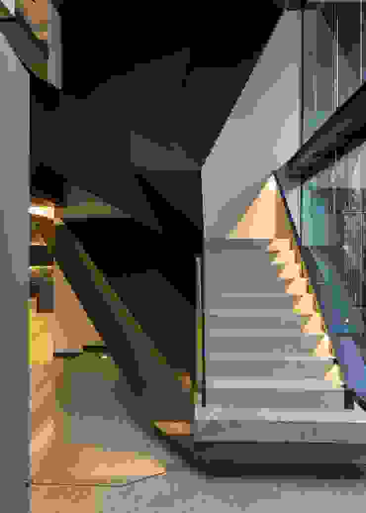 House in Kloof Road Nico Van Der Meulen Architects Ingresso, Corridoio & Scale in stile moderno