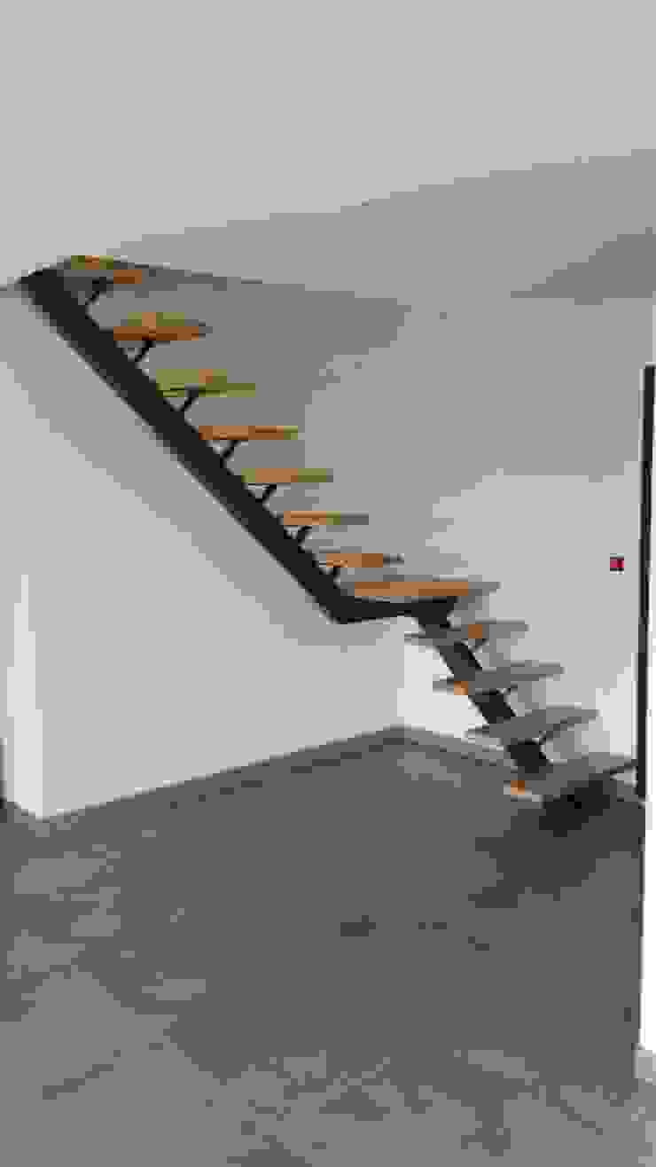 escalier en acier , metal brut metal brut Merdivenler Demir/Çelik Merdivenler