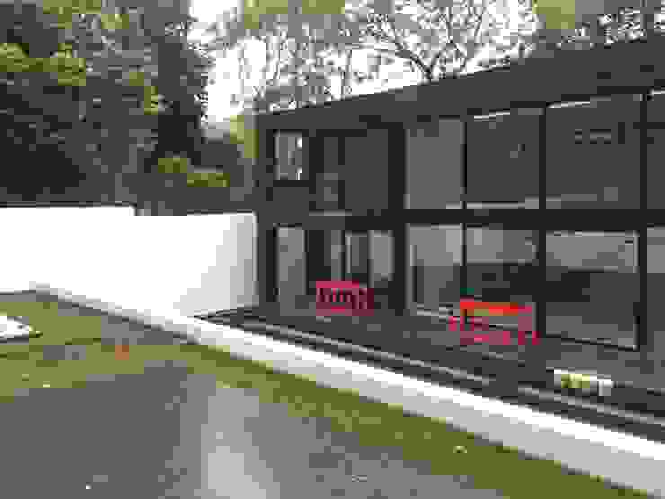 29 Firs Walk Modern Garden by IDL Modern