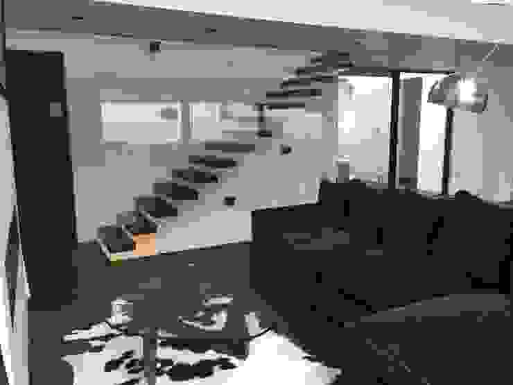 29 Firs Walk Modern Corridor, Hallway and Staircase by IDL Modern