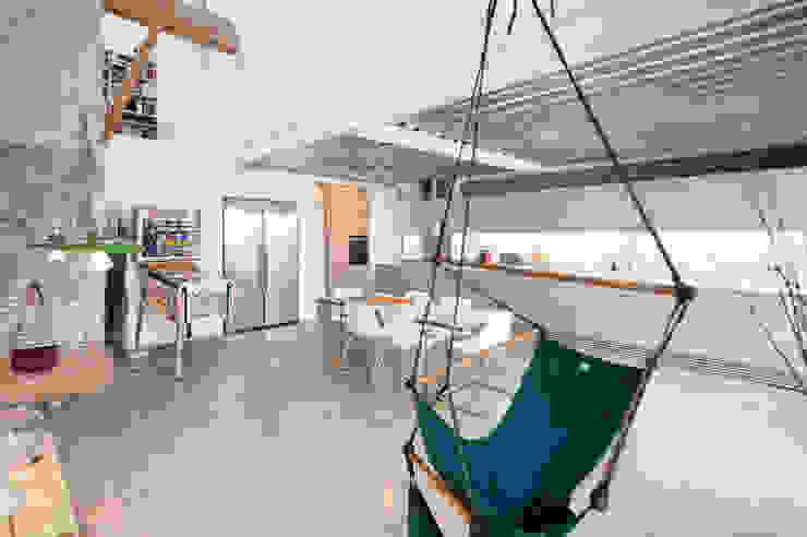 lluiscorbellajordi モダンデザインの ダイニング