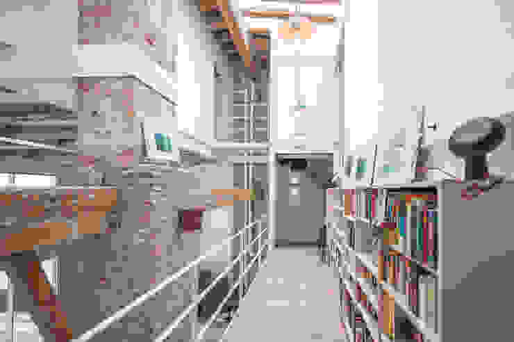 lluiscorbellajordi モダンデザインの ダイニング