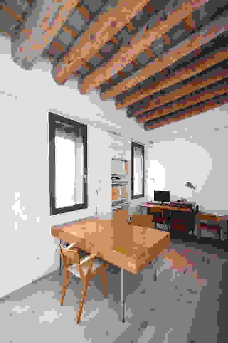 lluiscorbellajordi モダンデザインの 書斎