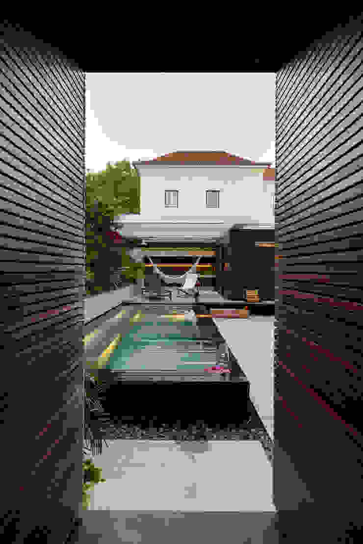 by Ricardo Moreno Arquitectos Modern