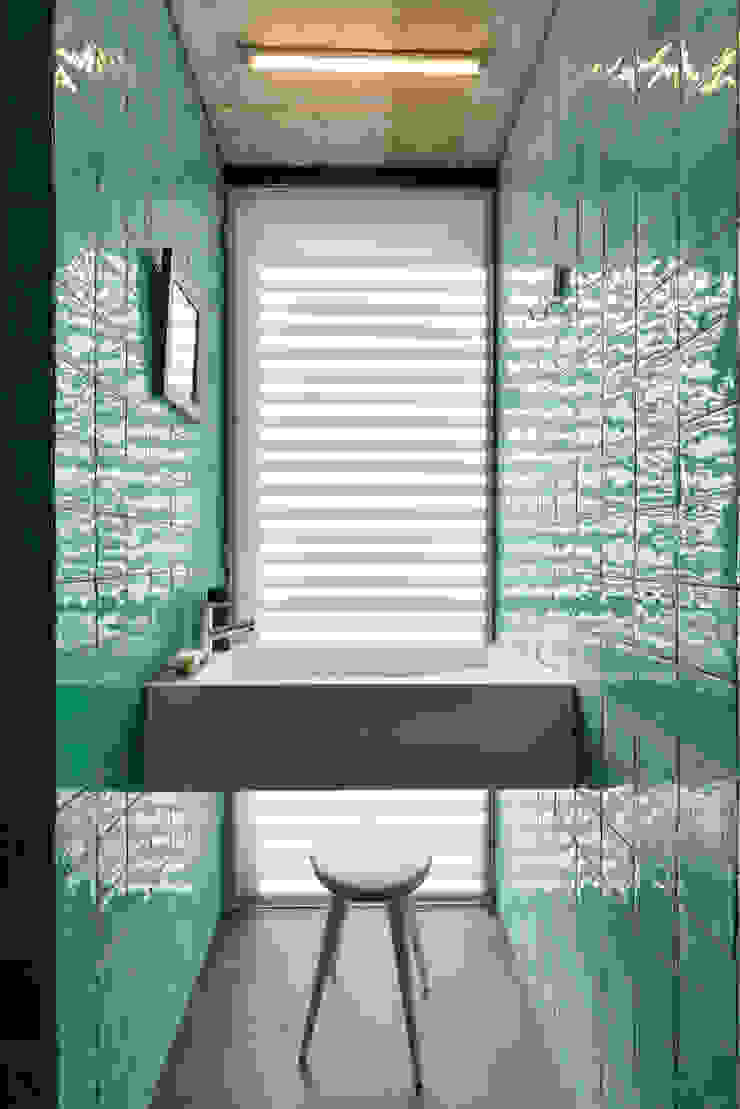 Modern style bathrooms by Ricardo Moreno Arquitectos Modern