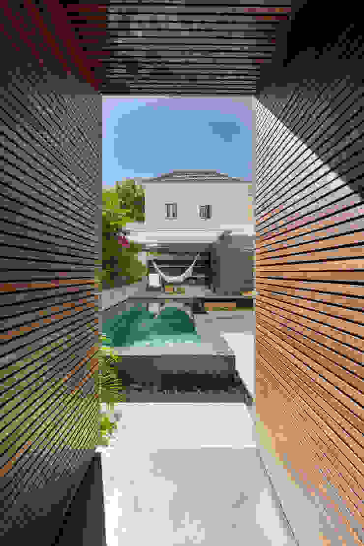 by Ricardo Moreno Arquitectos Modern