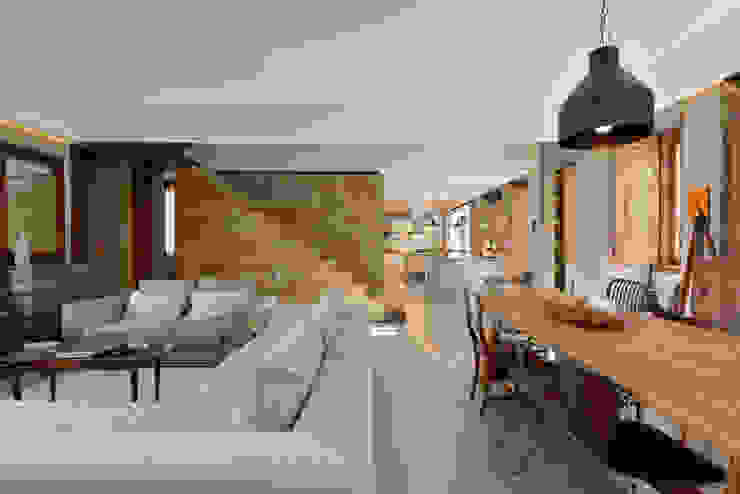 by Ricardo Moreno Arquitectos Modern