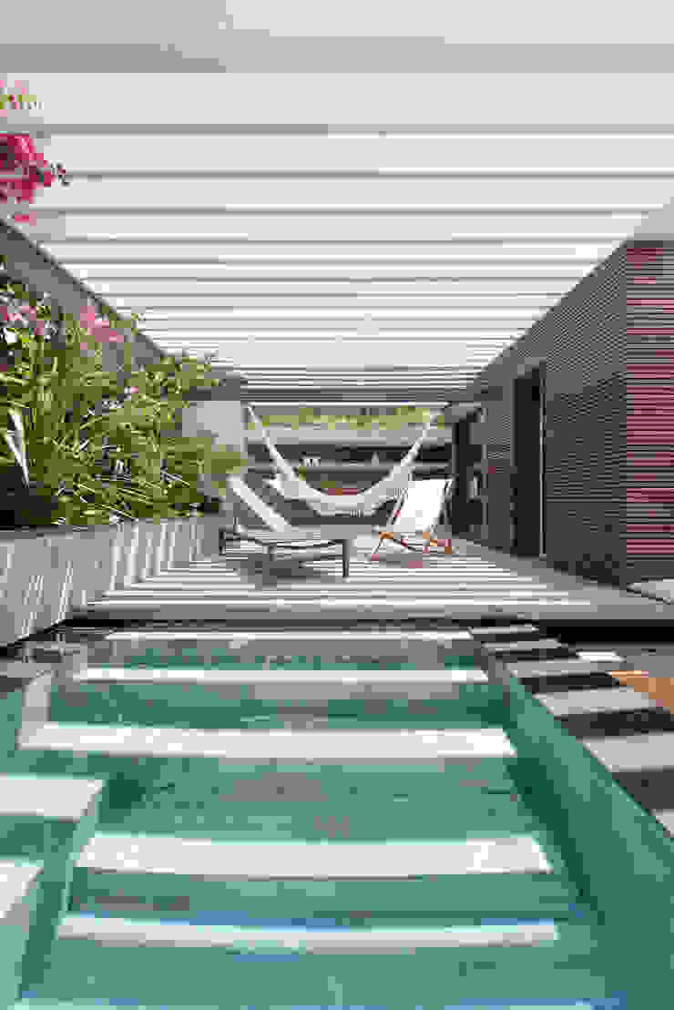 by Ricardo Moreno Arquitectos Modern