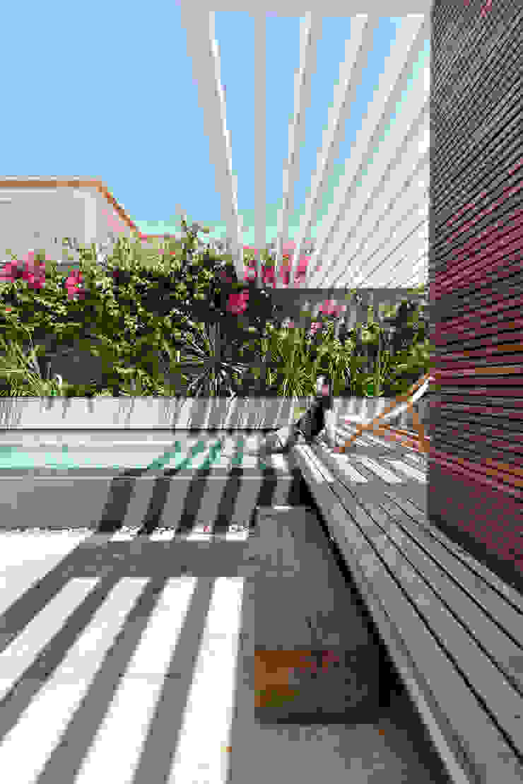 by Ricardo Moreno Arquitectos Modern