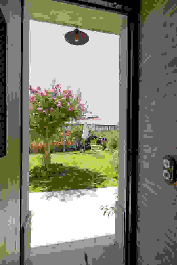 Modern style gardens by Ricardo Moreno Arquitectos Modern