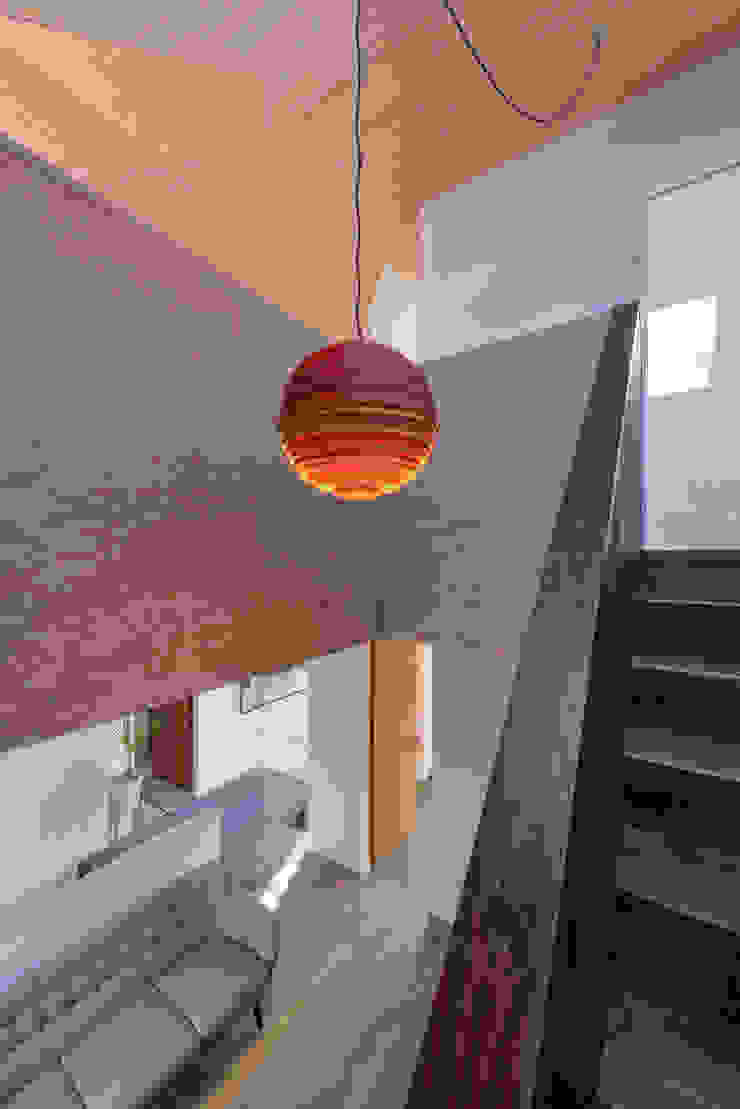 Modern corridor, hallway & stairs by Ricardo Moreno Arquitectos Modern