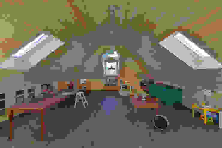 Modern style study/office by Ricardo Moreno Arquitectos Modern